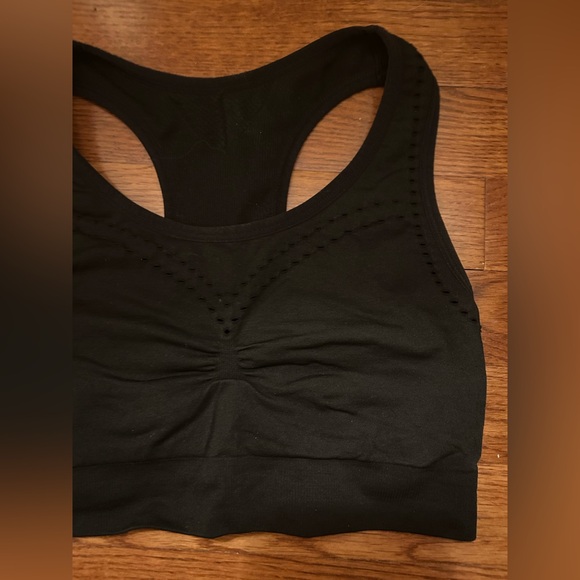 Crivit Women’s Sz 8/10 Classic Black Sports Bra - Perfect for Working Out - Picture 3 of 13